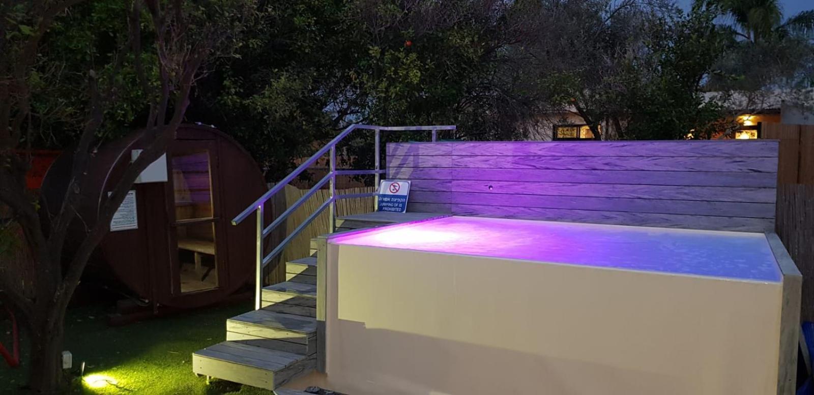 Hotel ביקתפוז וקלמנטינה- מתחם בקתות וסוויטות עם ג'קוזי פרטי ובריכה משותפת Liman Esterno foto