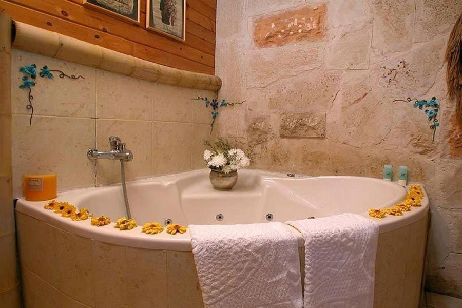 Hotel ביקתפוז וקלמנטינה- מתחם בקתות וסוויטות עם ג'קוזי פרטי ובריכה משותפת Liman Esterno foto
