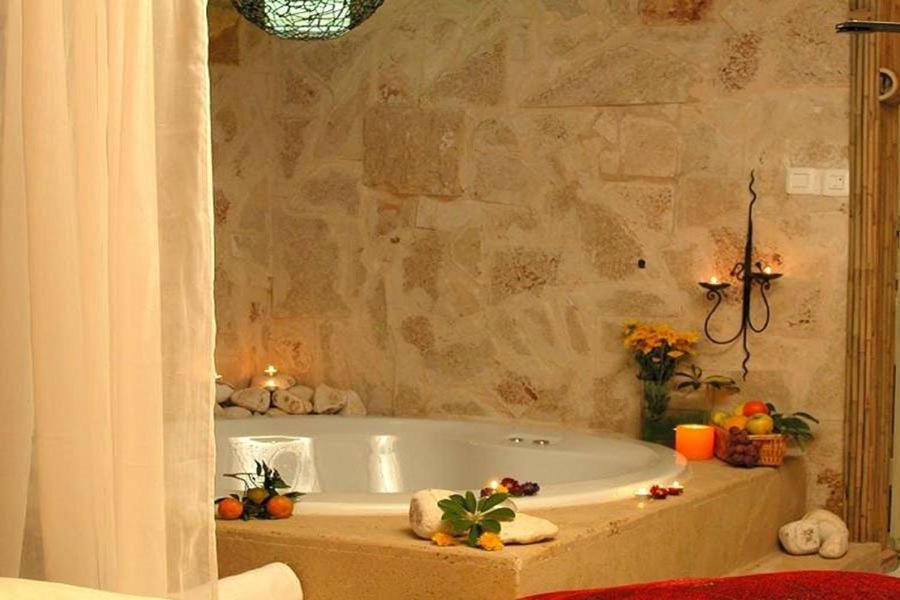 Hotel ביקתפוז וקלמנטינה- מתחם בקתות וסוויטות עם ג'קוזי פרטי ובריכה משותפת Liman Esterno foto