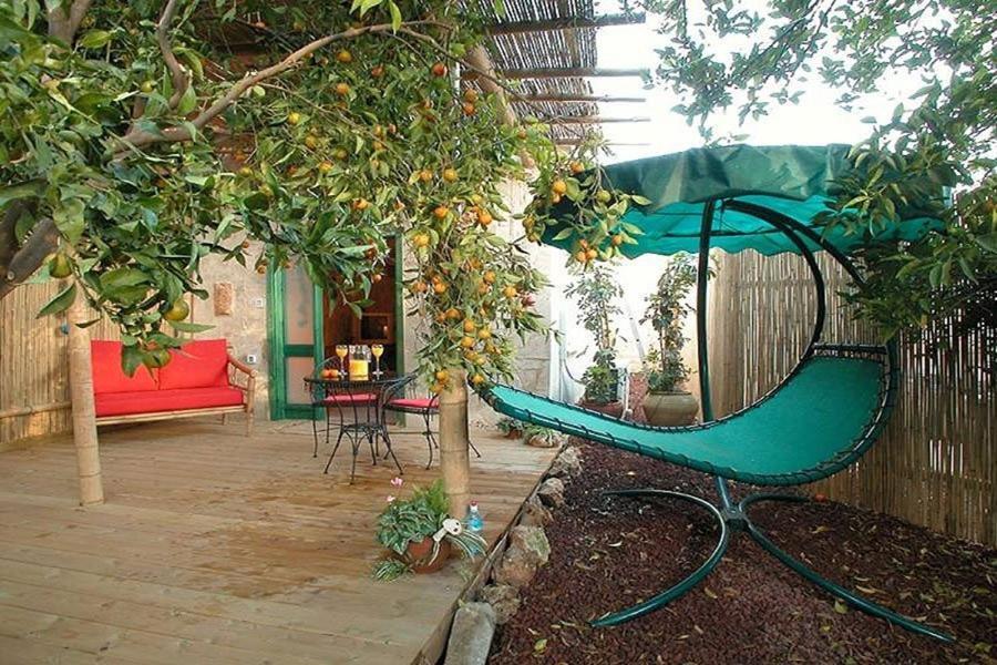 Hotel ביקתפוז וקלמנטינה- מתחם בקתות וסוויטות עם ג'קוזי פרטי ובריכה משותפת Liman Camera foto